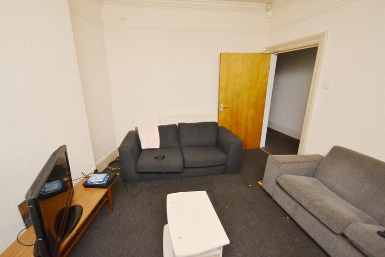 6 bedroom house for rent Wellington Road, Manchester, M20 3FU UniHomes