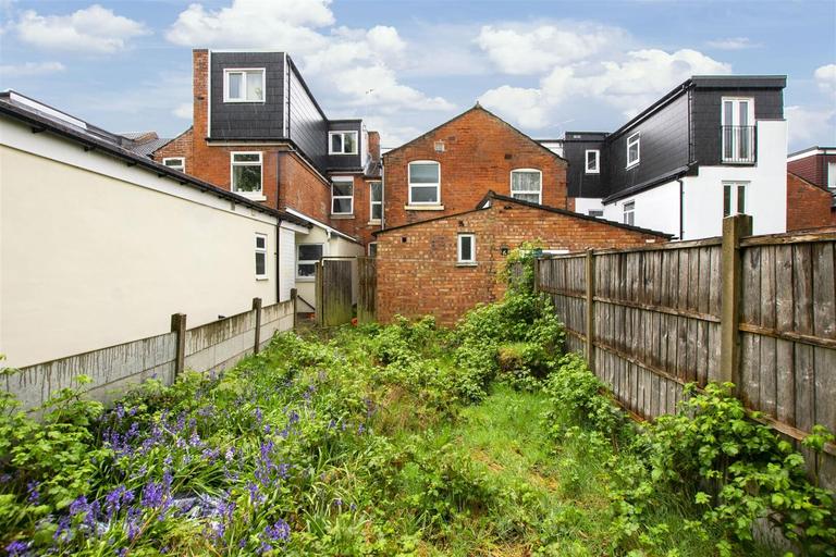 6 bedroom house for rent Dawlish Road, Birmingham, B29 7AS UniHomes