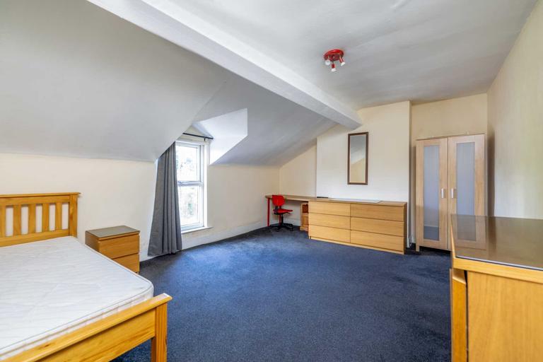 6 bedroom house for rent Smithdown Road Wavertree, Liverpool, L15 2HF