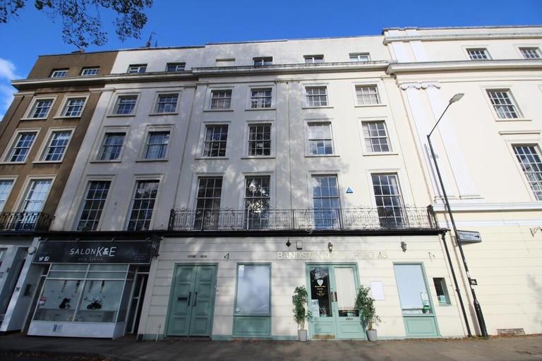 Dormer Place, Town Centre, Leamington Spa, CV32 5AA