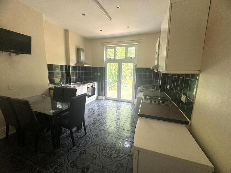 Wostenholm Road, Sharrow, Sheffield, S7 1LB