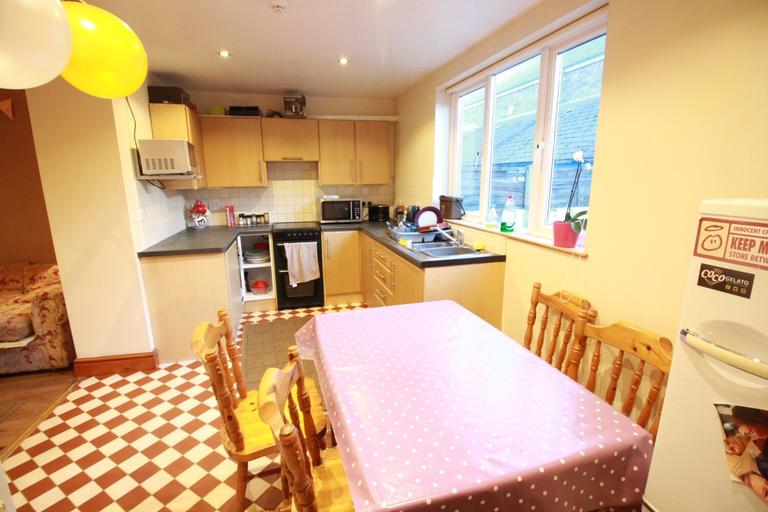 Minny Street, Cathays, Cardiff, CF24 4EU