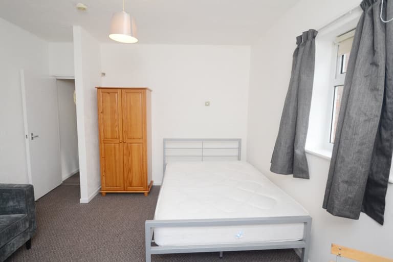 Beaconsfield, Flat 2, Fallowfield, Manchester, M14 6UP Beaconsfield, Flat 2, Fallowfield, Manchester, M14 6UP
