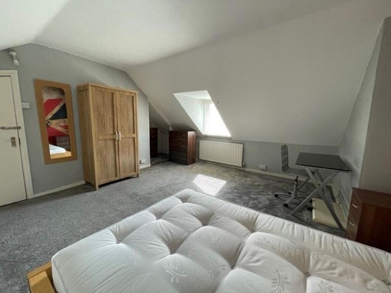 Broad Street, Golden Triangle, Loughborough, LE11 5AB