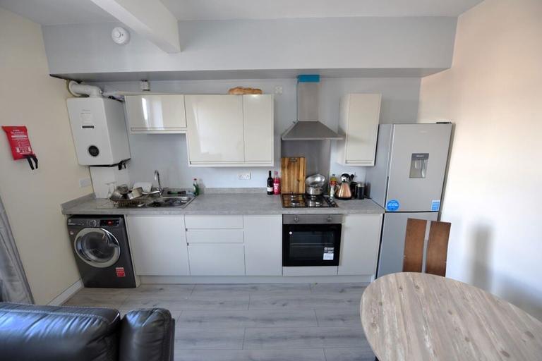 & 34B Brudenell Mount, Hyde Park, Leeds, LS6 1HS