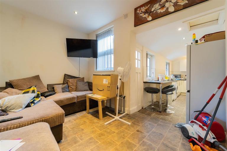 4 bedroom house for rent Dawlish Road, Birmingham, B29 7AF UniHomes