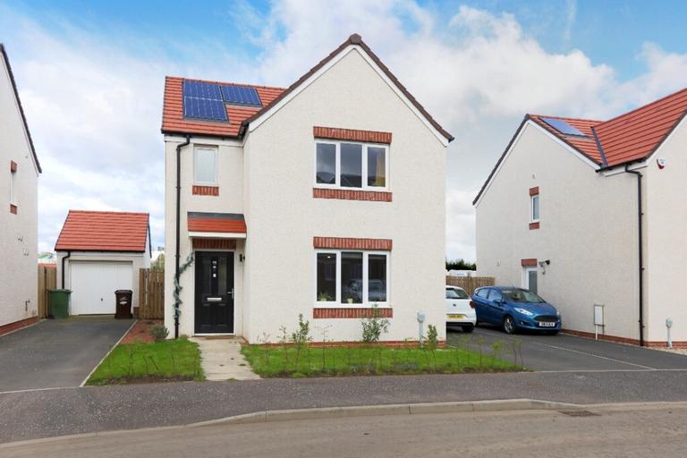 Craighall Drive, New Town, Edinburgh, EH21 8FN