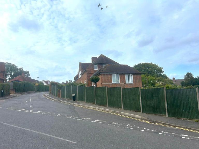 Elmside, Guildford, Surrey, GU2 7SH