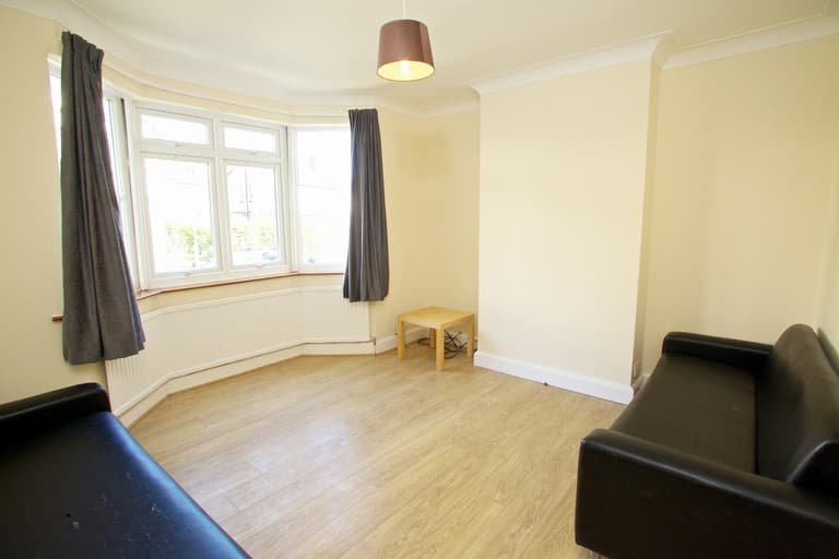 Headingley, Headingley, Leeds, LS6 3JZ
