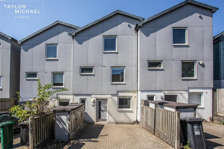 Bevendean Road, Moulsecoomb, Brighton, BN2 4FN