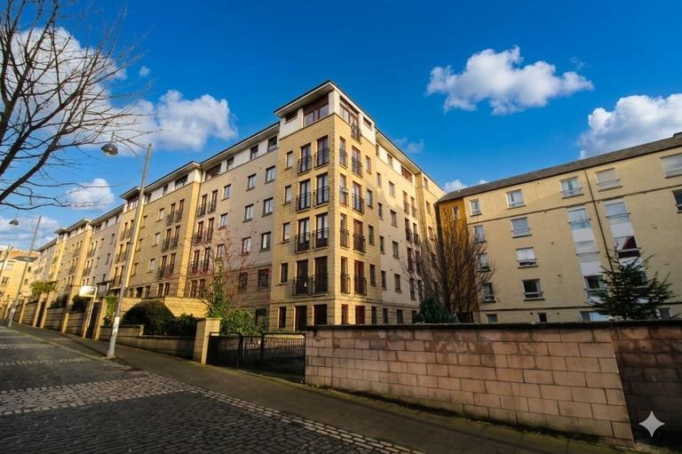 High Riggs, Tollcross, Edinburgh, EH3 9BW