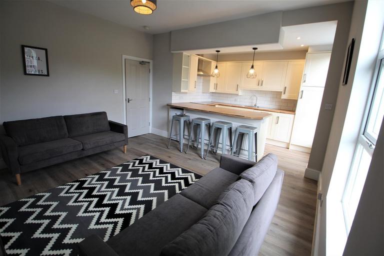 Cliff Road, Woodhouse, Leeds, LS6 2ET