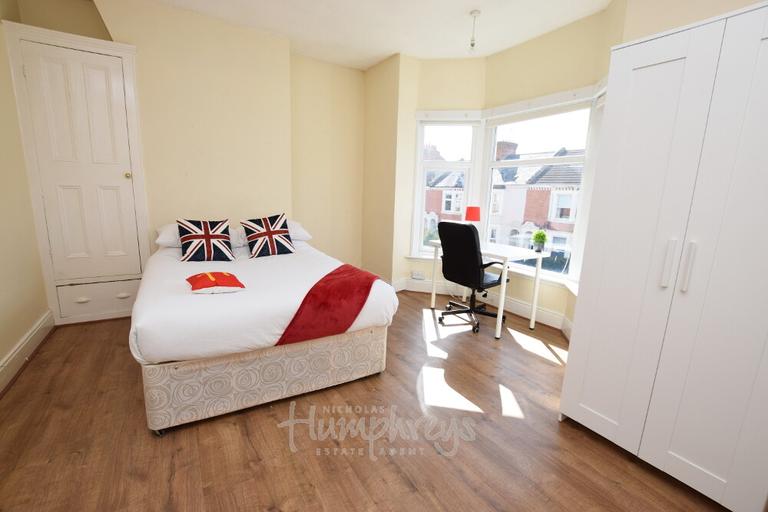 5 bedroom house for rent Victoria Road, 24/25, Northampton, NN1 5ED