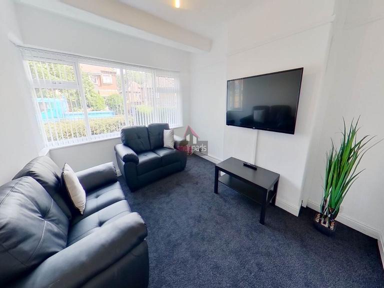 4 bedroom house for rent Castleway, Manchester, M6 7AL UniHomes
