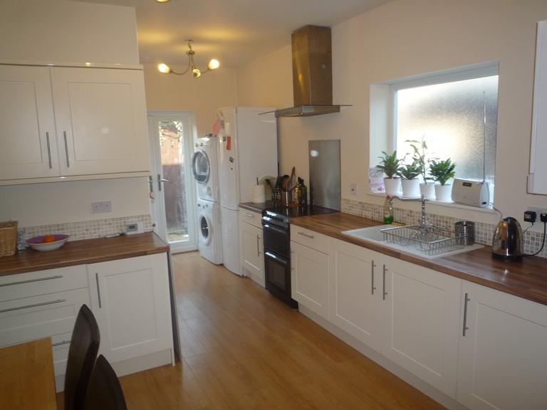 City Road, Dunkirk, Nottingham, NG7 2JJ