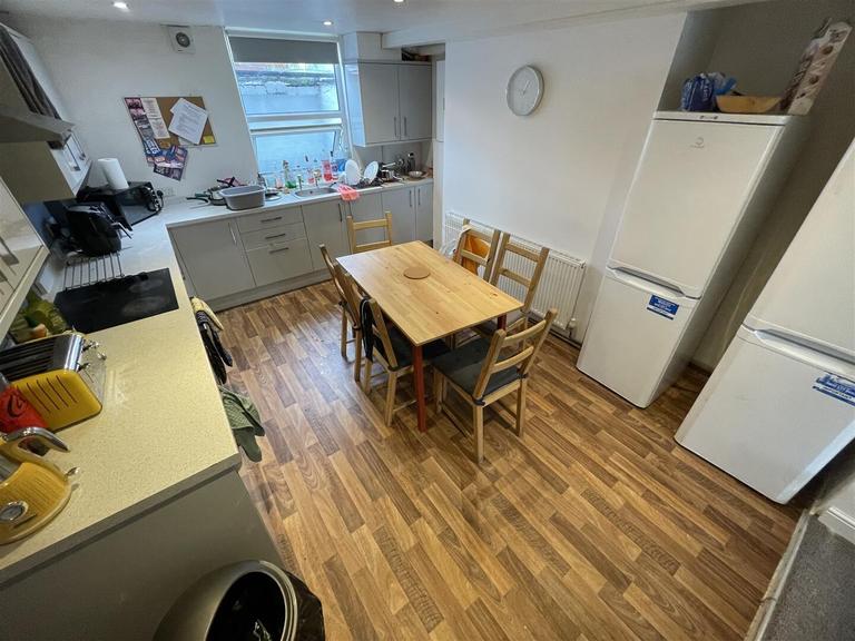 Hessle Avenue, Hyde Park, Leeds, LS6 1EF