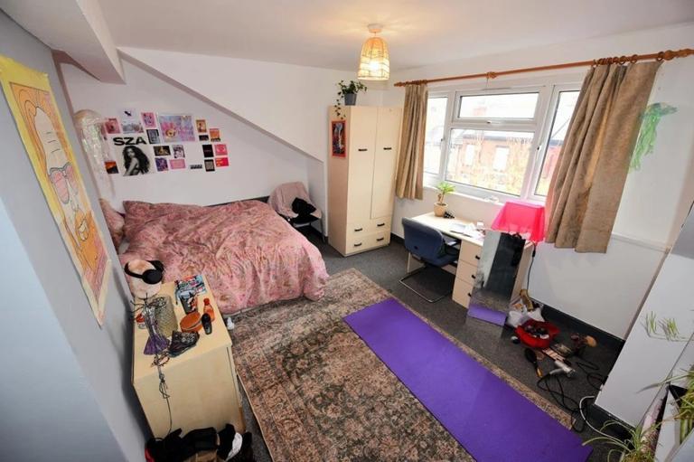 Brudenell View, Hyde Park, Leeds, LS6 1HG