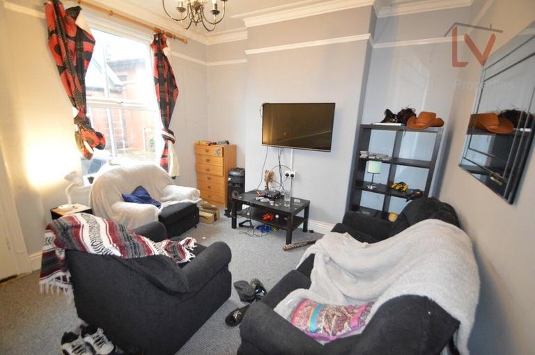 School View, Hyde Park, Leeds, LS6 1EN