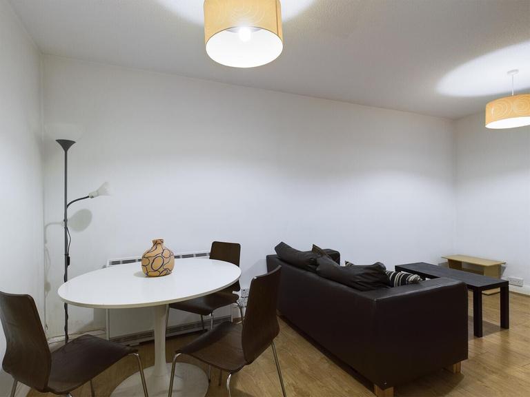 Sullivan Close, Clapham, London, SW11 2NN