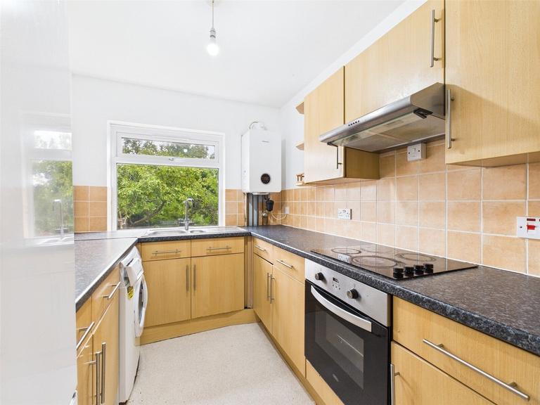 Ingham Drive, Coldean, Brighton, BN1 9GL