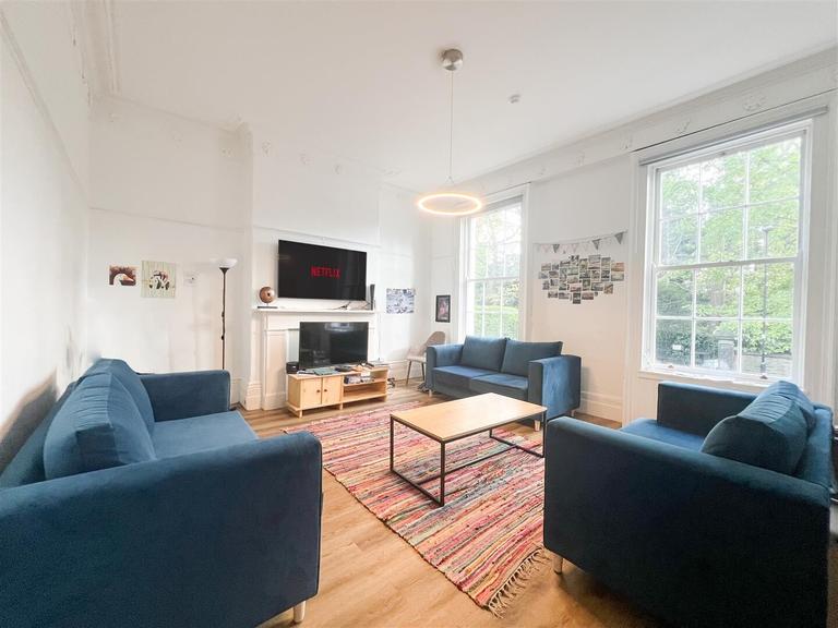 Ashgate Road, Broomhill, Sheffield, S10 3BZ