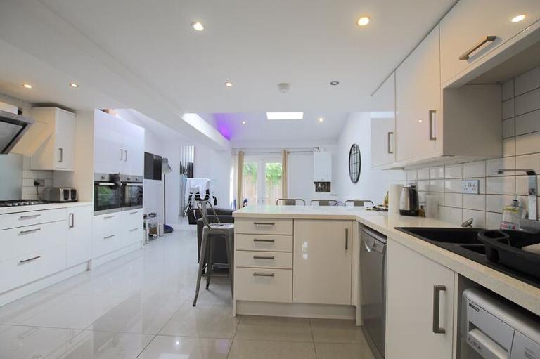 Thesiger Street, Cathays, Cardiff, CF24 4BN