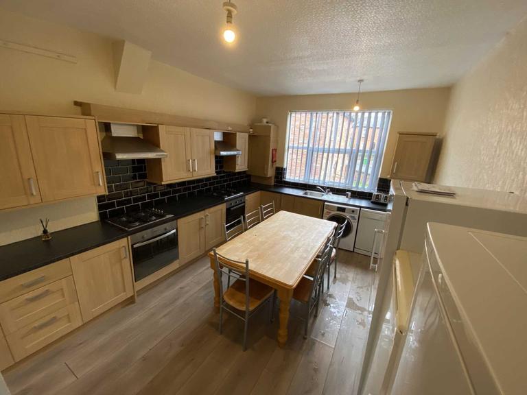 Wilmslow Road, Fallowfield, Manchester, M14 6AH