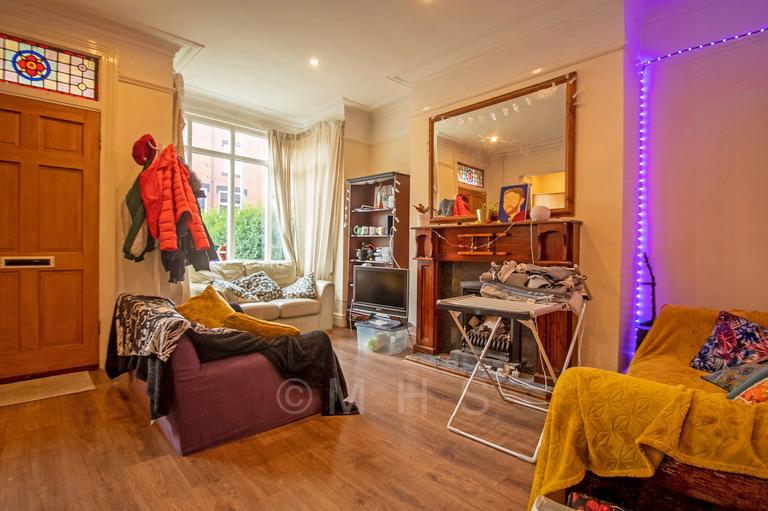 Beechwood Mount, Burley, Leeds, LS4 2NQ