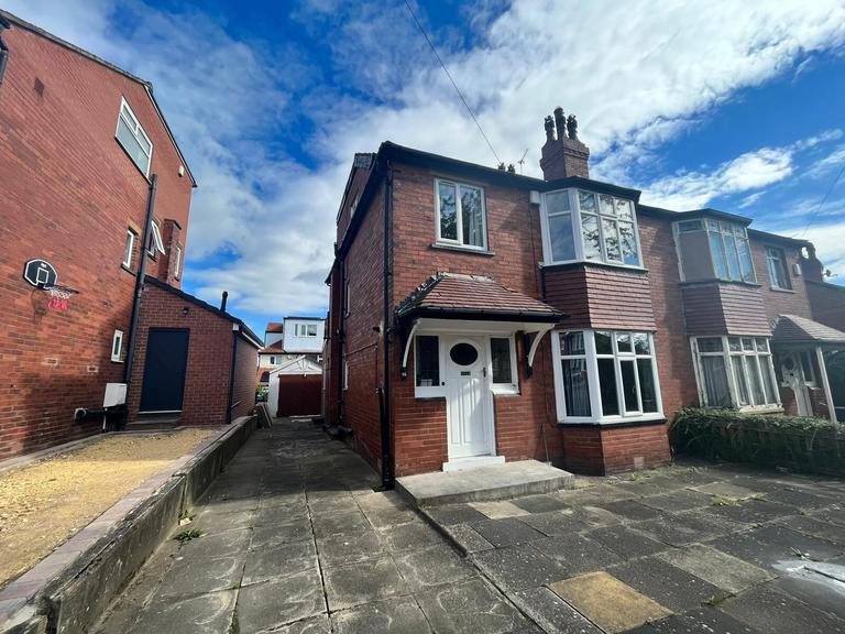 7 bedroom house for rent Becketts Park Crescent, Leeds, LS6 3PQ UniHomes