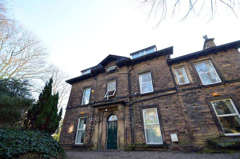 Grosvenor Road, Hyde Park, Leeds, LS6 2DZ