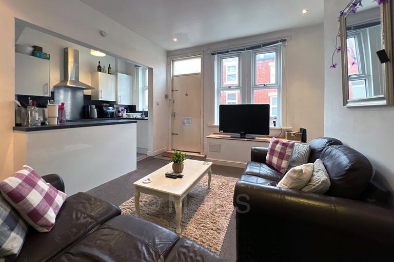 Autumn Street, Hyde Park, Leeds, LS6 1RH