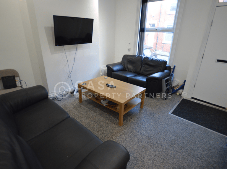 5 bedroom house for rent Welton Place, Leeds, LS6 1EW UniHomes