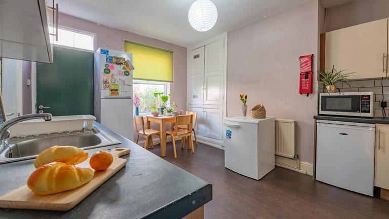 Mayville Avenue, Hyde Park, Leeds, LS6 1NQ