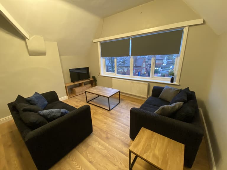 Otley Road, Headingley, Leeds, LS16 5JX