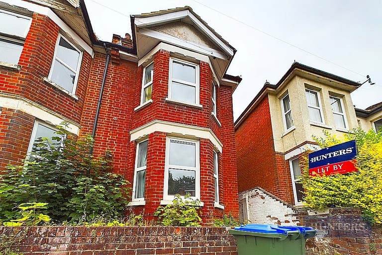 Burlington Road, The Polygon, Southampton, SO15 2FR Burlington Road, The Polygon, Southampton, SO15 2FR