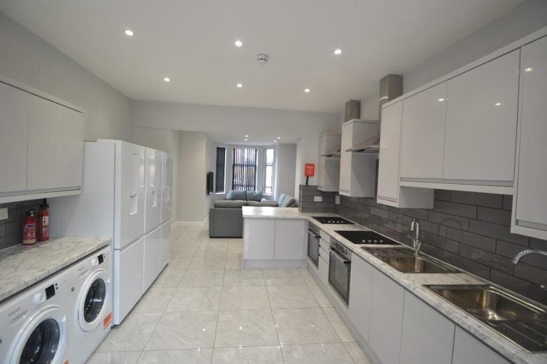 Russell Road, Forest Fields, Nottingham, NG7 6HD