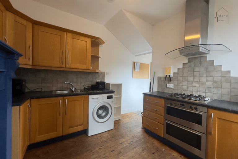 Brook Road, Oldfield Park, Bath, BA2 3RR