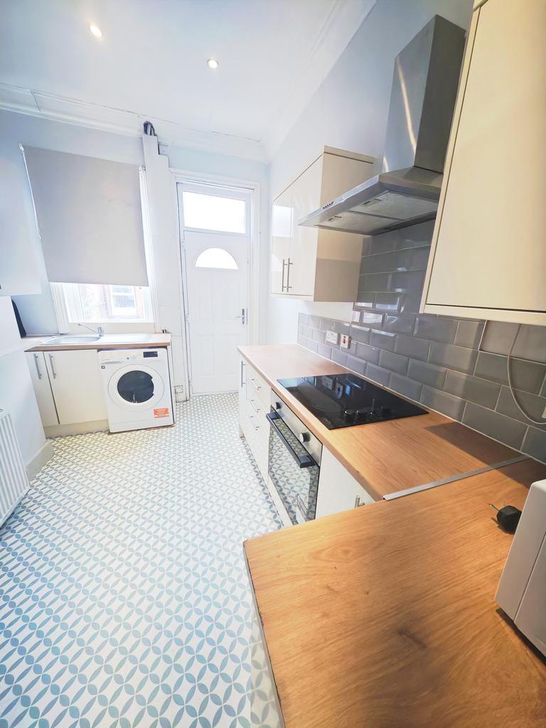 Delph Lane, Woodhouse, Leeds, LS6 2HQ