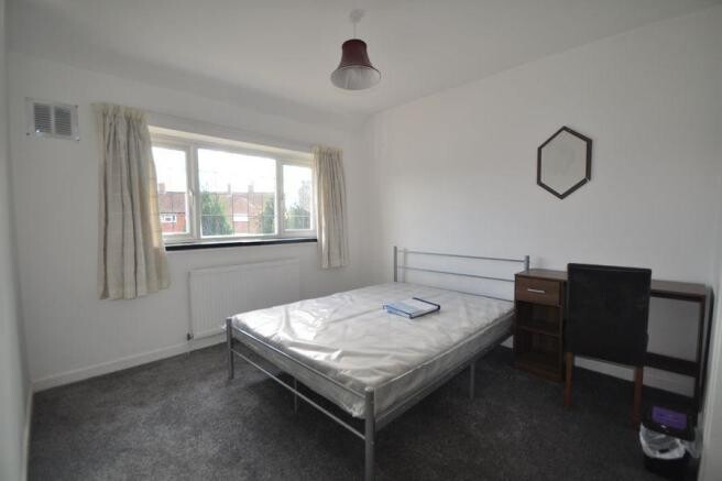 Yew Tree Drive, Guildford, Surrey, GU1 1PD