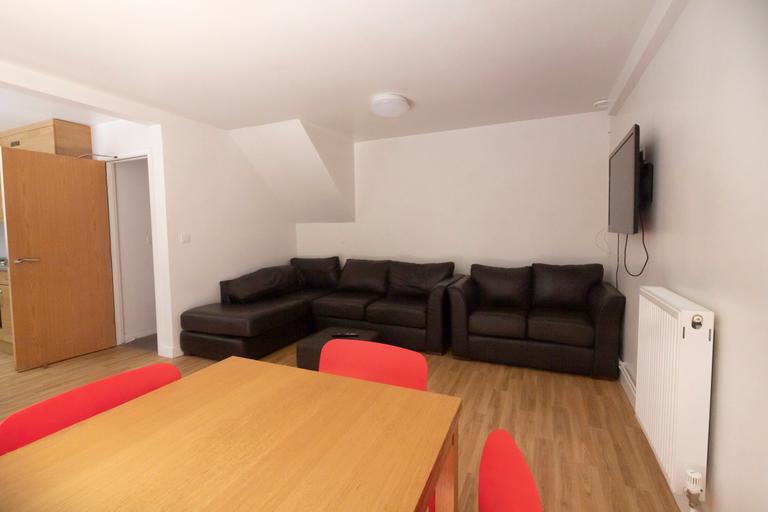 Sparkford Close, Stanmore, Winchester, SO22 4NH