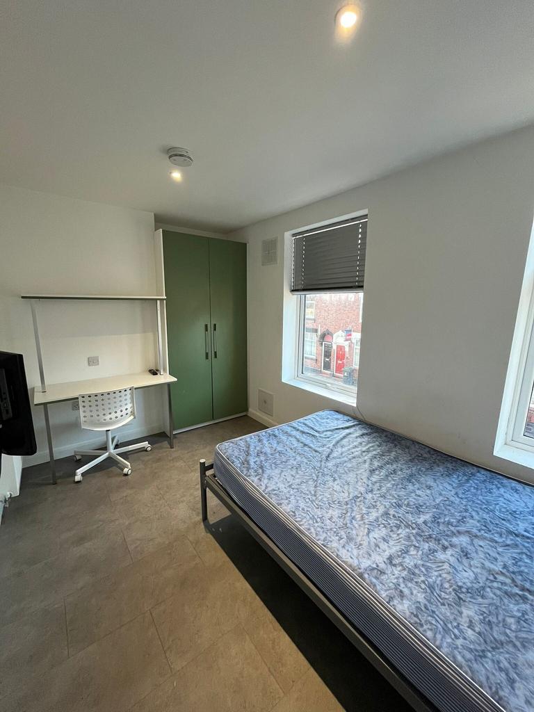 Thornton Road, Shelton, Stoke-on-Trent, ST4 2BD