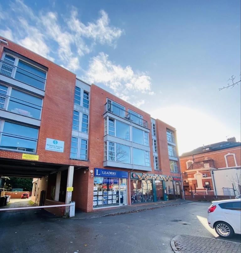 Wilmslow Road, Fallowfield, Manchester, M14 6XS