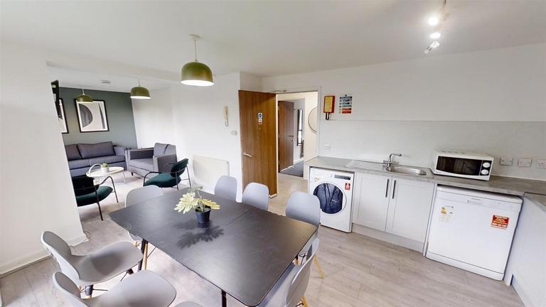 Widcombe Hill, City Centre, Bath, BA2 6AA