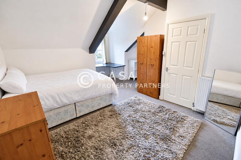 Cardigan Road, Hyde Park, Leeds, LS6 1QL