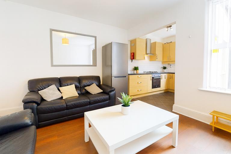 Queens Road, Highfield, Sheffield, S2 4DL