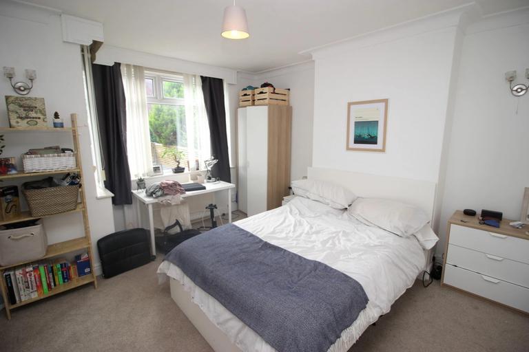 Ashville View, Hyde Park, Leeds, LS6 1LT