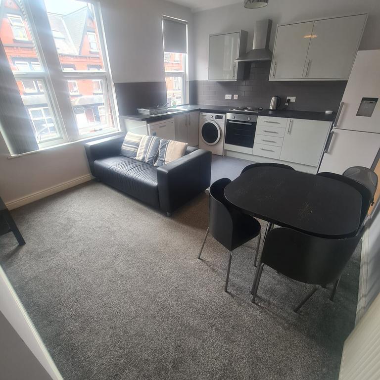 Winston Gardens, Headingley, Leeds, LS6 3LA