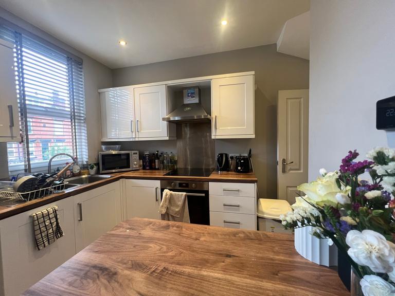 Argie Terrace, Burley, Leeds, LS4 2JW