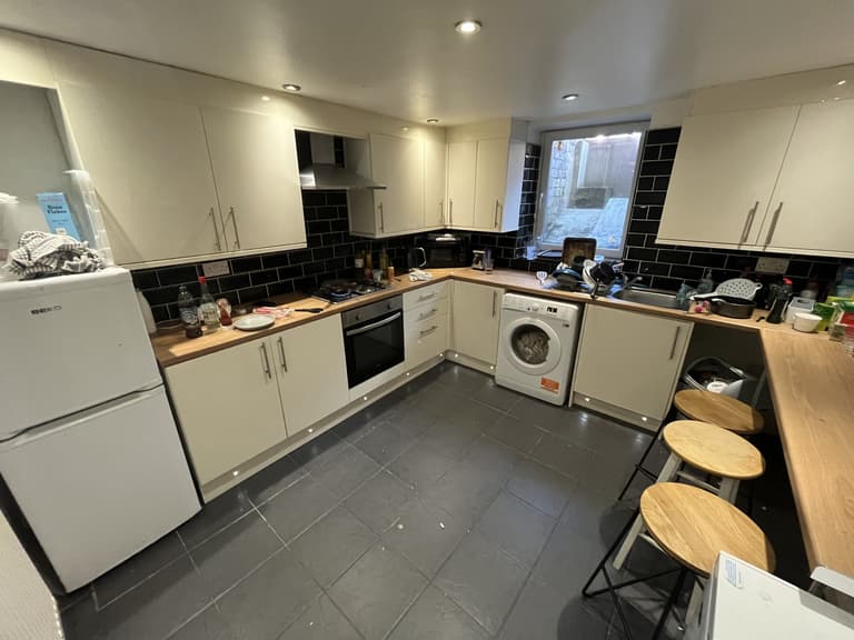 Hessle View, Hyde Park, Leeds, LS6 1ER Hessle View, Hyde Park, Leeds, LS6 1ER