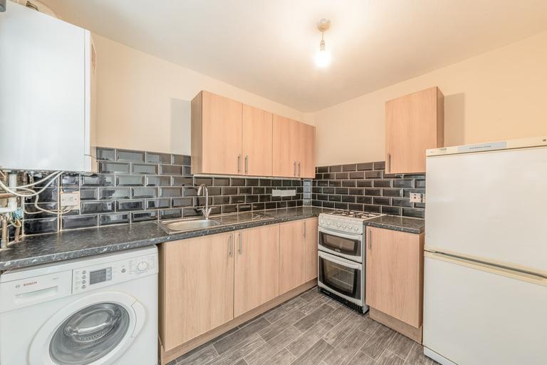 Trafford Gardens, Wollaton, Nottingham, NG8 5AL